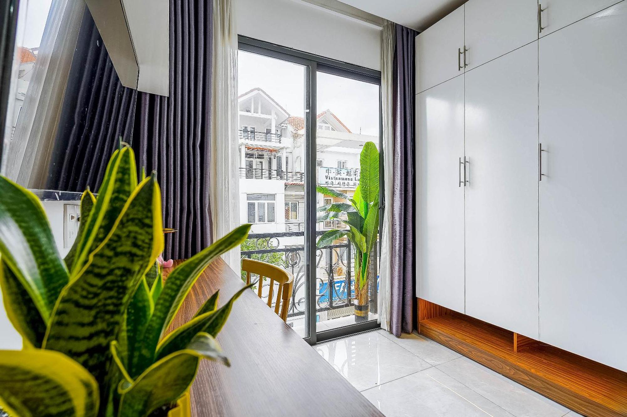 Khách sạn hẻo lánh Spring Hill -the High Class *
